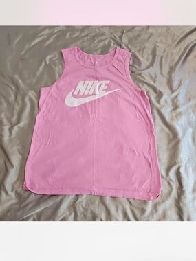 Nike Pink Tee Top for women’s
